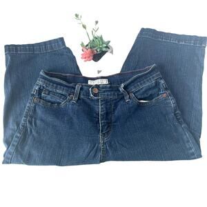 Levis 548 Jeans Perfectly Slimming Womens Capris Size 8 Dark wash Button Hem